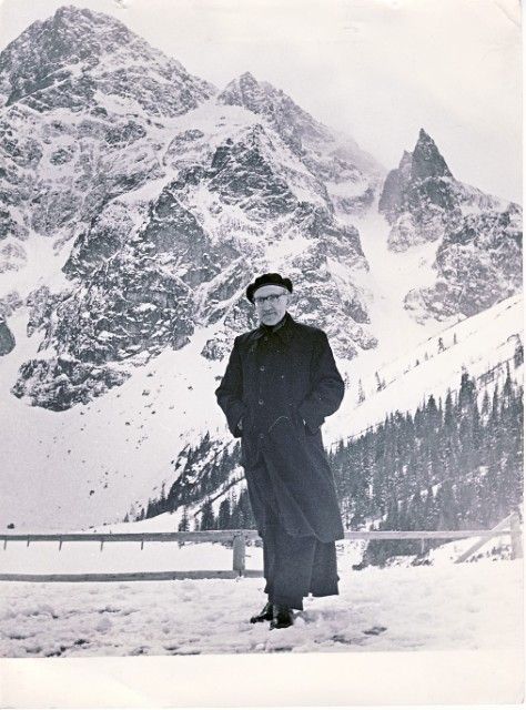 Wystawy fotografii o. Stefana Dzierżka SJ z okazji 20. rocznicy śmierci